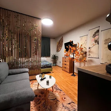 Near The Lift With A Private Parking アパート